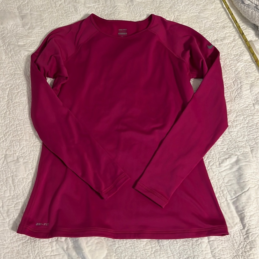 Nike pro shirt‎